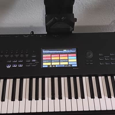 Korg Nautilus AT 61 with Gator case