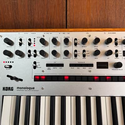 KORG MONOLOGUE-Silver monophonic analogue synthesizer w/ box image 2