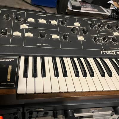 Immagine Moog Prodigy 32-Key Monophonic Analog Synthesizer 1979 - 1984 - Black - 3
