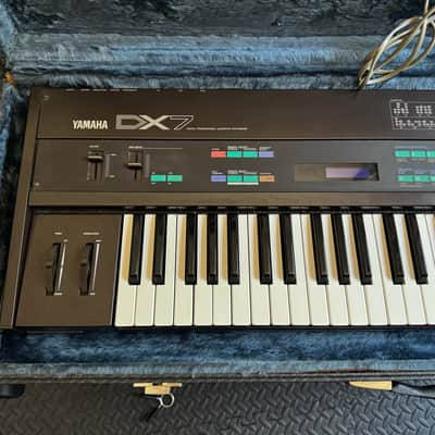 Yamaha DX7 Synth - EXCELLENT - Full SERVICED + hard case image 3