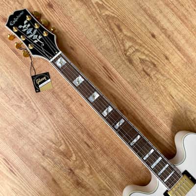 Epiphone Emily Wolfe "White Wolfe" Signature Sheraton Aged Bone White image 9