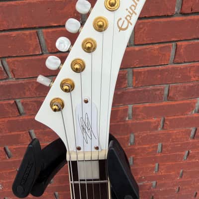 Epiphone Lzzy Hale Signature Explorer 2019 - Alpine White image 8