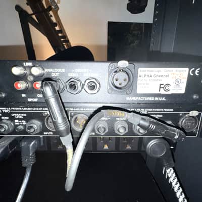dbx 1066 Dual-Channel Compressor / Limiter / Gate 2010s - Black image 6