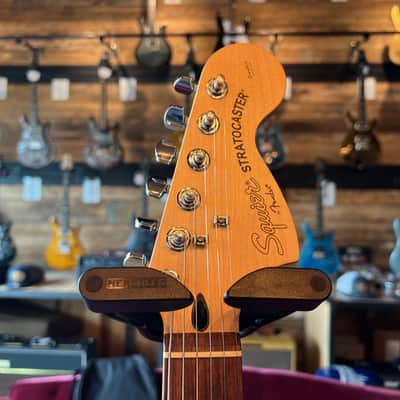 Squier Standard Stratocaster - Cherry Sunburst w/Gig Bag image 3