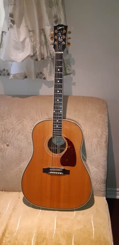 Gibson J-45 Custom