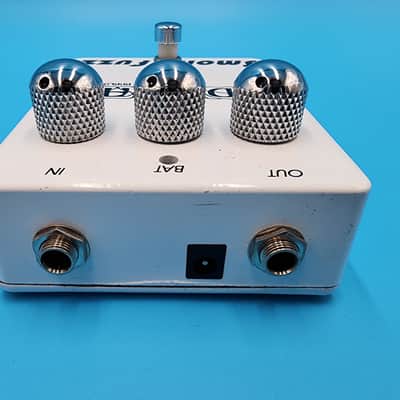 DNA Analogic Smoky Fuzz SF-1 Guitar Effect Pedal Vintage Germanium Fuzz Bass image 8