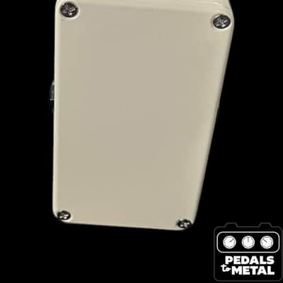 Lovepedal Low Gain Mosferatu - White - X16862 image 7