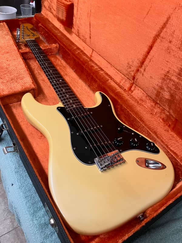 1977 Fender Stratocaster - Olympic White image 1