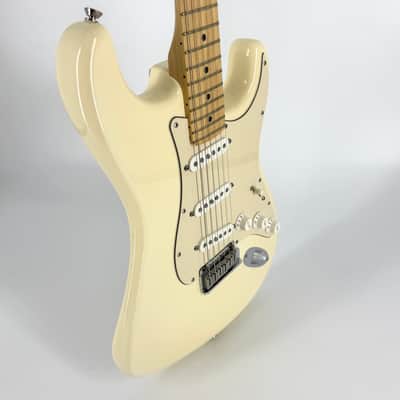 2005 Fender American Series (Standard) Stratocaster – Olympic White image 5