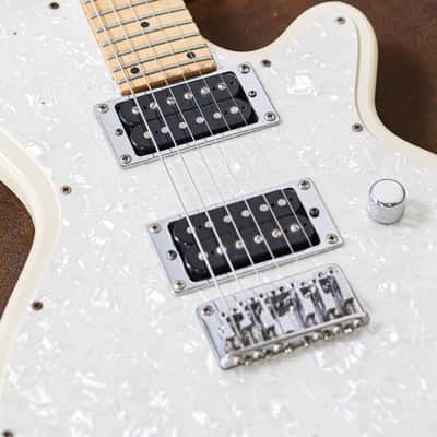 Godin Radiator 2000 | White Pearloid image 5