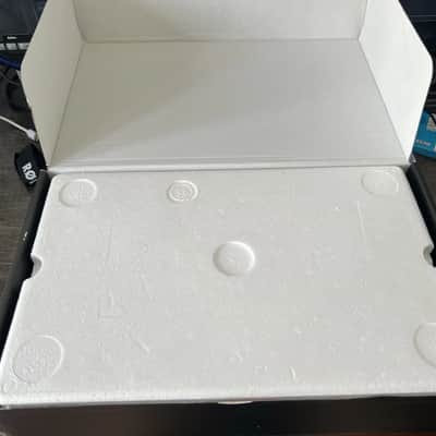 Native Instruments Maschine Mikro MKII 2010s - White Native Instruments Maschine Mikro Sampler & Sequencer (Open Box) image 4