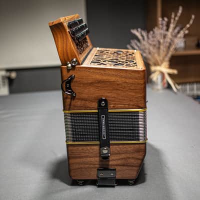 Acordeón datónico Castagnari Jà button accordion image 3