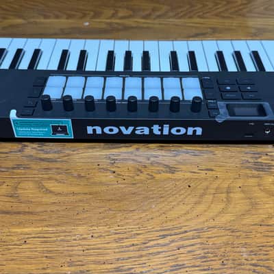 Novation Launchkey Mini 37 MKIV MIDI Keyboard image 4