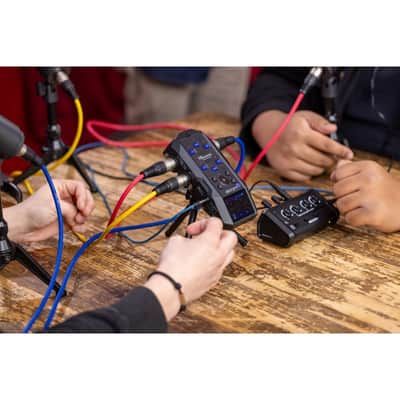Zoom H6essential 6-Track 32-Bit Float Portable Audio Recorder with 32GB microSD Card and AA Batteries image 4