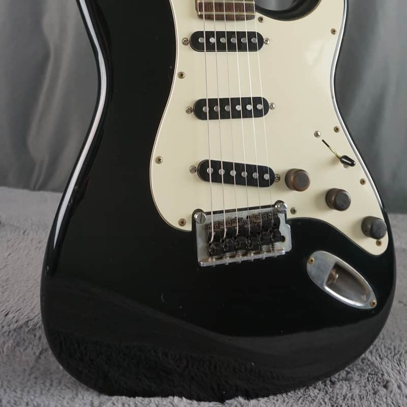 Squier Stratocaster Black
