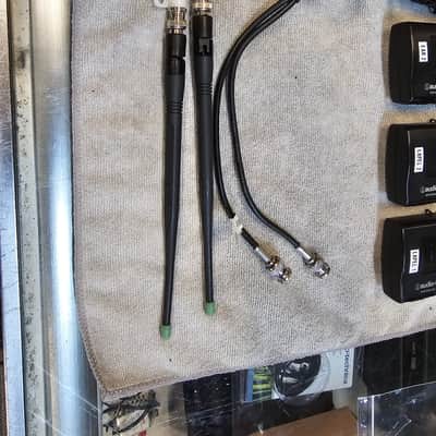 Audio-Technica 3000 series wireless ststems with antenna distro image 4