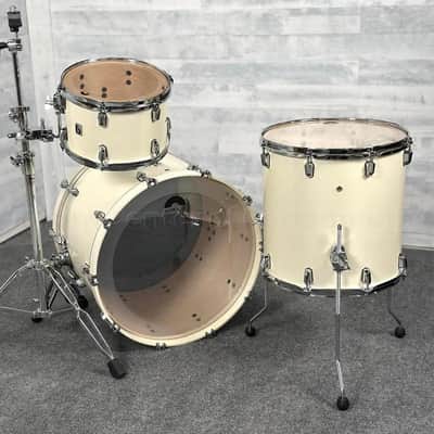 British Drum Company Enigma 3pc Club Drum Set Satin Olde English White image 2