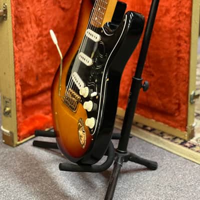 1992 Fender Stevie Ray Vaughan Stratocaster with Pau Ferro Fretboard - 3-Color Sunburst image 5