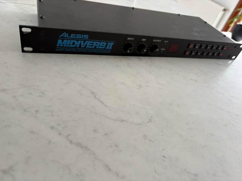Alesis Midiverb II 16-Bit Digital Effects Processor 1990s - Black image 1