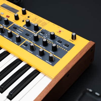 Dave Smith Instruments Mopho 32-Key Monophonic Synthesizer 2011 - 2016 - Yellow with Wood Sides image 3