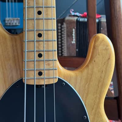 Ernie Ball Music Man StingRay 1991 – Birdseye Neck – w/ Case image 6