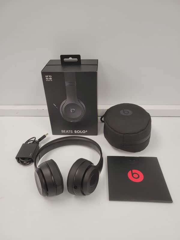 Beats Solo 3 Headphones image 1