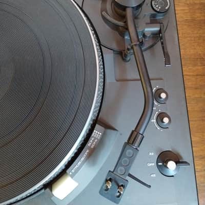 Technics SL2000 turntable in excellent condition - 1980's image 2