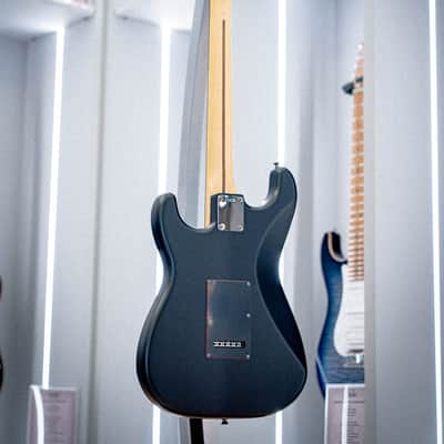 Fender Japan LTD HYBRID II STRAT NOIR RW BLK image 9