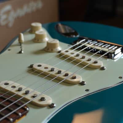 2011 Fender Custom Shop Custom Deluxe Stratocaster – Sherwood Green Relic – AY Pickups – OHSC image 11
