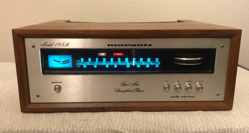 Marantz 105b FM/AM Stereophonic Tuner with beautiful wood case