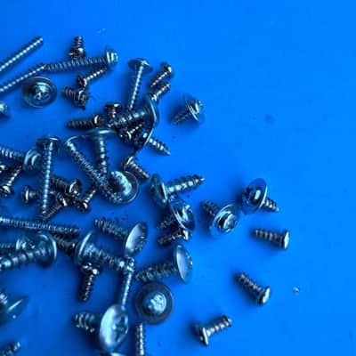 ALESIS MELODY 61 MKII Keyboard Part: Random Body and PCB Board Screws image 4