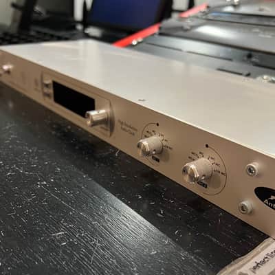 Antelope Audio Isochrone OCX 2010s - Silver image 4