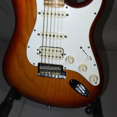 Fender American Standard Stratocaster with Maple Fretboard 2008 - 2016 - Sienna Sunburst image 3