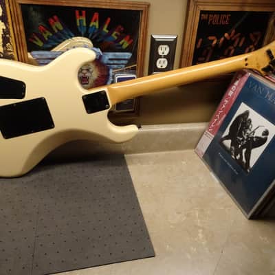 Kramer Baretta 1985 - White image 24