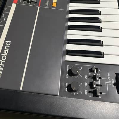 Roland Juno-106 61-Key Programmable Polyphonic Synthesizer 1984 - 1985 - Black image 2