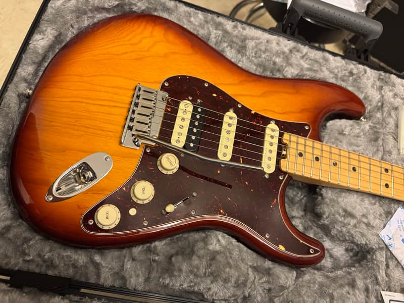 2016 Fender USA Elite Stratocaster HSS Ash Body Maple fretboard near MINT RARE image 1