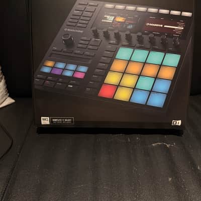 Native Instruments Maschine MKIII 2010s - Black image 2