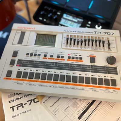 Roland TR-707 RHYTHM COMPOSER Vintage Drum Machine w/ Manual