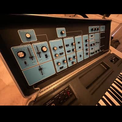 Moog Sonic Six 1972 - 1979 - Blue image 2