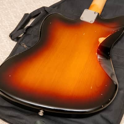 Fender Road Worn '60s Jazzmaster with Pau Ferro Fretboard 2018 - 2019 - 3-Color Sunburst image 9