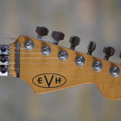EVH Striped Series Frankenstein™ Frankie - Red with Black Stripes Relic image 2