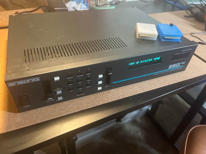 [inc. memory carts] Ensoniq ESQ-M Digital Wave Synthesizer Module 1986 - 1988 - Black image 1