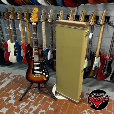 Fender   Stratocaster Stevie Ray Vaughan Srv Sunburst Signature image 9