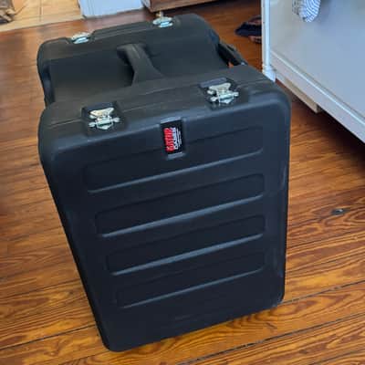 Gator G-PROR-8U-19 Rolling Rack Case w/ Wheels & Telescoping Handle – 8U Pro Series image 1
