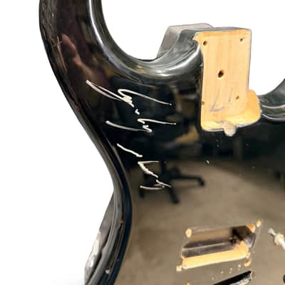 Vintage Kramer Body *Signed by Lynch Mob* image 4