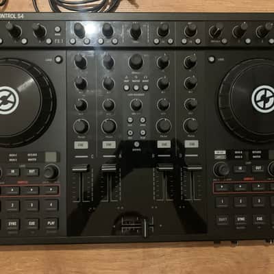 Native Instruments Traktor Kontrol S4 MK1 + Original Traktor Flight Case image 6