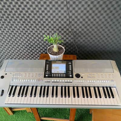 Yamaha PSR-S710 61-Key Arranger Workstation 2010s - Silver image 7