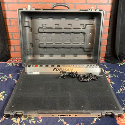 Furman SPB-8C Powered Pedal Board w/Rolling Hard Case image 13
