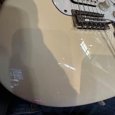 Fender Standard HSS Stratocaster with Rosewood Fretboard 2008 Olympic White image 23