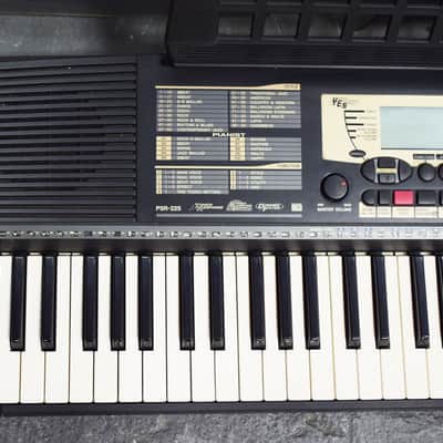 Yamaha PSR-225 61-Key Portable Keyboard image 2